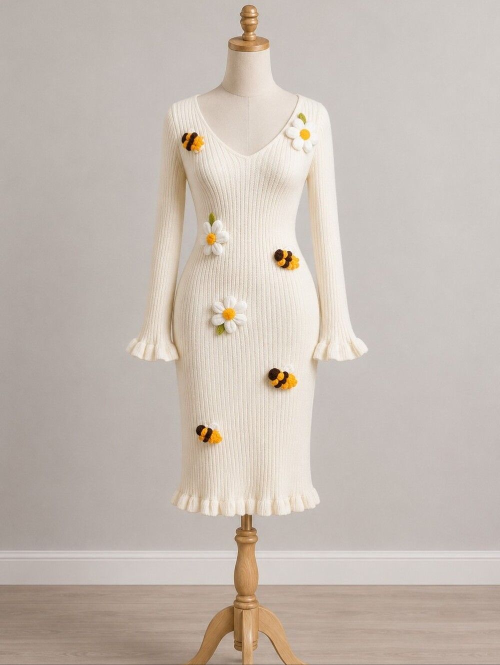 ROMWE Cream Knit Sweater Dress Floral and Bee Dress Plus Size 2xl